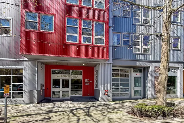 $549,900 | 827 Hiawatha Place South, Unit 308, Seattle, WA 98144