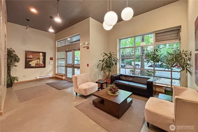 $549,900 | 827 Hiawatha Place South, Unit 308, Seattle, WA 98144