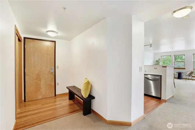 $549,900 | 827 Hiawatha Place South, Unit 308, Seattle, WA 98144