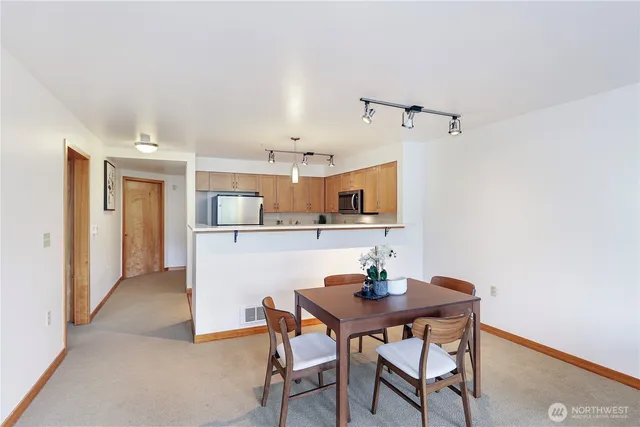 $549,900 | 827 Hiawatha Place South, Unit 308, Seattle, WA 98144