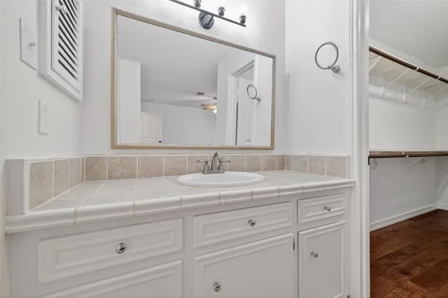 $2,050 | 9538 Ravensworth Drive, Houston, TX 77031