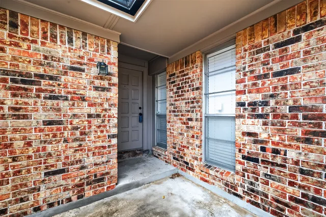 $2,050 | 9538 Ravensworth Drive, Houston, TX 77031