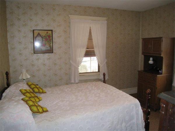 71 Maple Street West Springfield, MA 01089 - Photo 16 of 28 Gallery Image 16