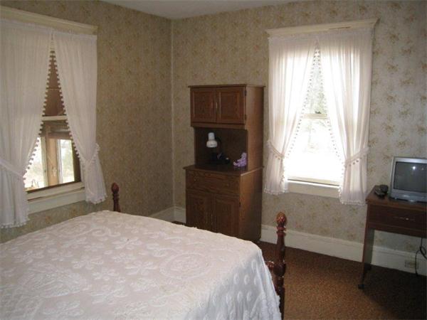 71 Maple Street West Springfield, MA 01089 - Photo 17 of 28 Gallery Image 17