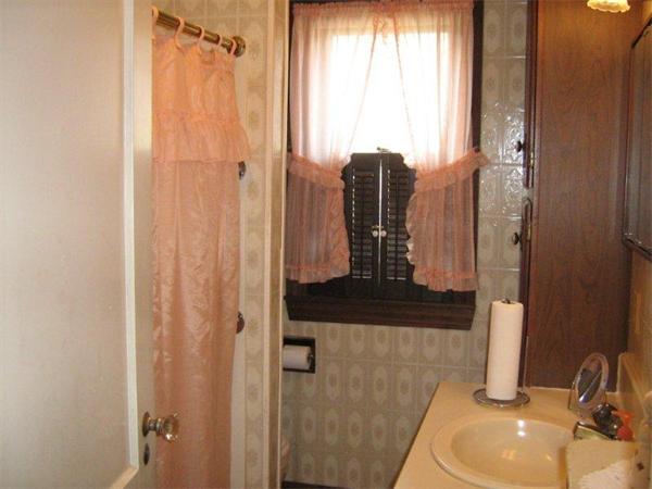 71 Maple Street West Springfield, MA 01089 - Photo 18 of 28 Gallery Image 18