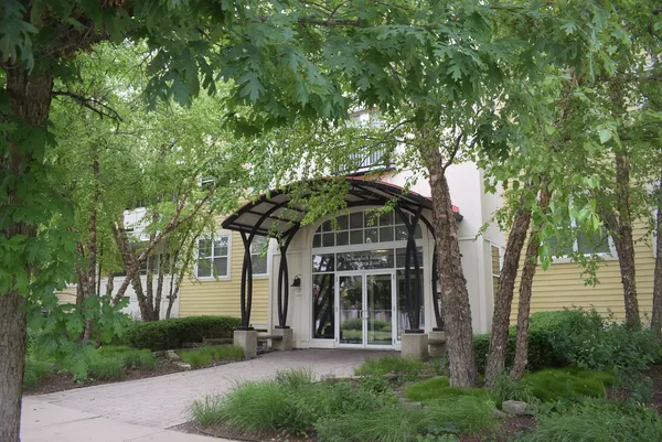 $399,000 | 977 Harris Road, Unit 32, Grayslake, IL 60030