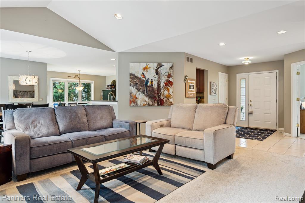 1369 Hunter Road Brighton, MI 48114 - Photo 12 of 50