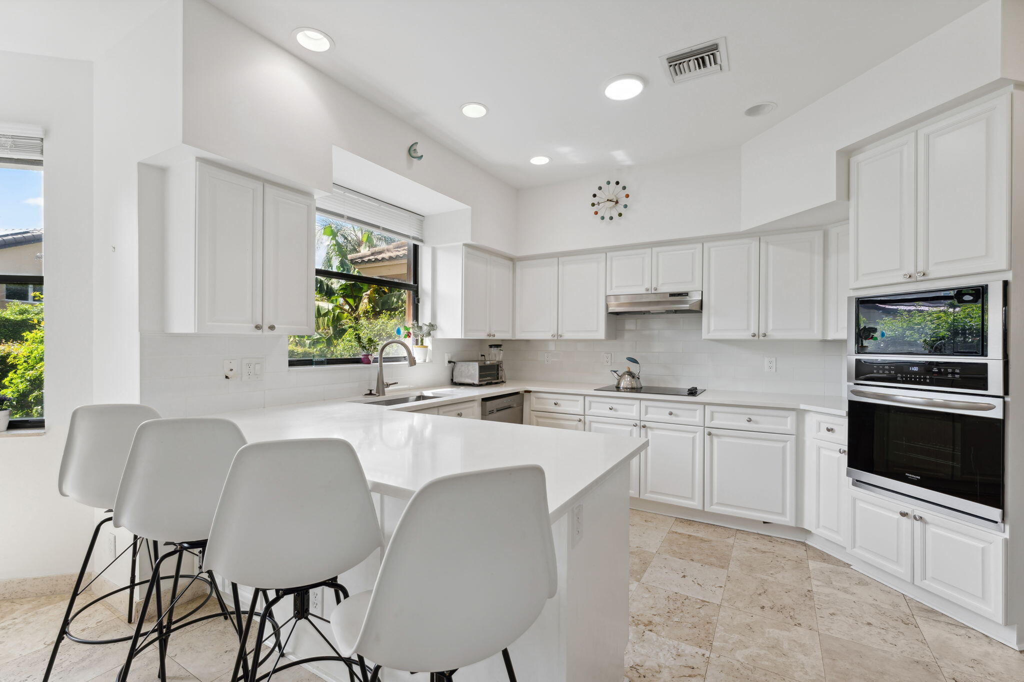 7726 La Corniche Circle Boca Raton, FL 33433 - Photo 17 of 27 Kitchen