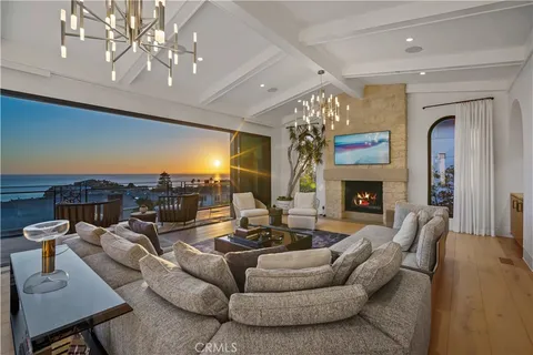 $18,950,000 | 922 Emerald Bay, Laguna Beach, CA 92651