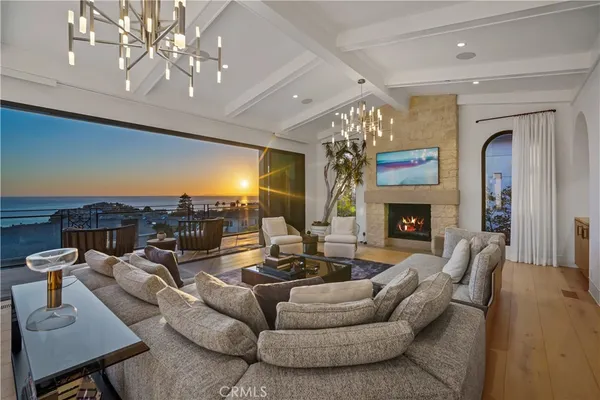 $18,950,000 | 922 Emerald Bay, Laguna Beach, CA 92651