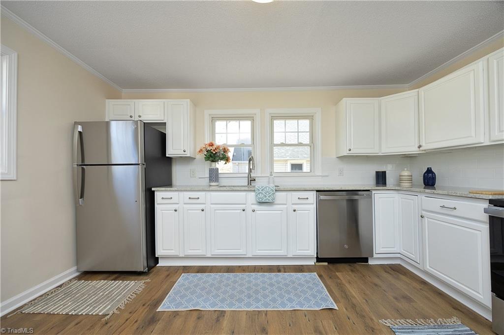 804 Harris Street Burlington, NC 27217 - Photo 14 of 39 SS Appliances