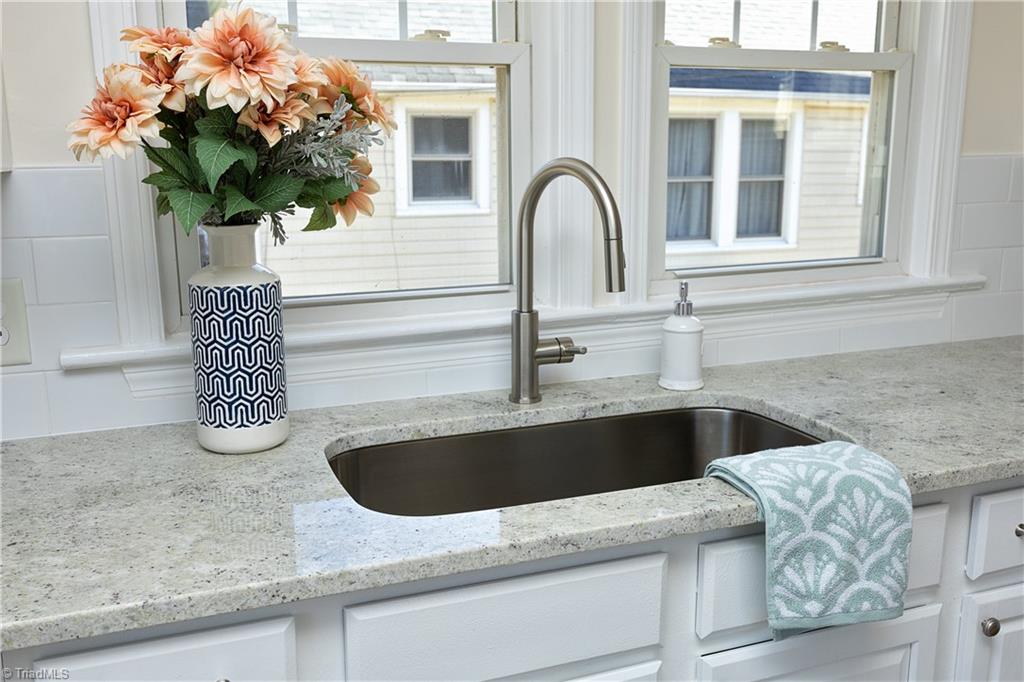 804 Harris Street Burlington, NC 27217 - Photo 15 of 39