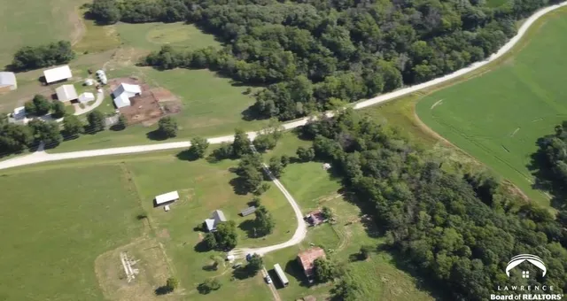 $750,000 | 1447-1449 North 150th Road, Baldwin City, KS 66006