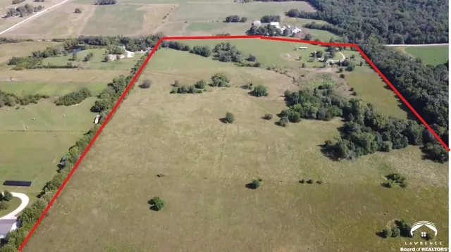 $750,000 | 1447-1449 North 150th Road, Baldwin City, KS 66006