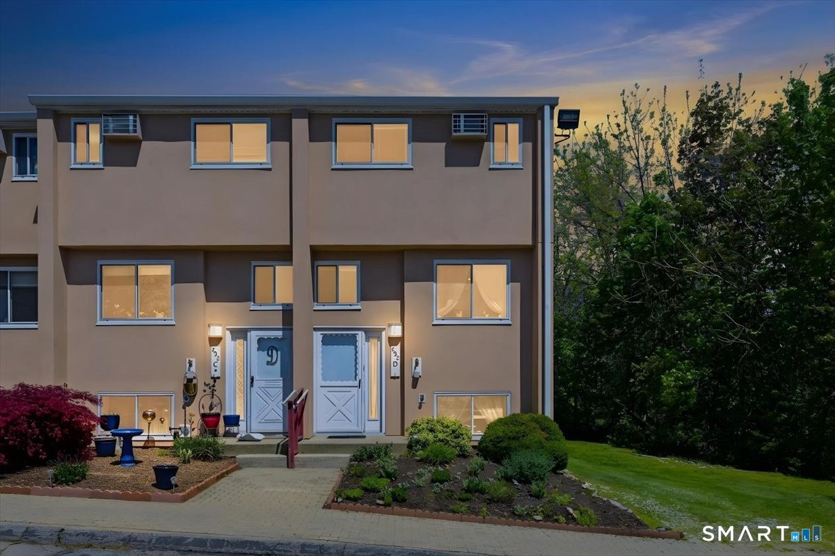 592 Shennecossett Road, Unit D86 Groton, CT 06340 - Photo 1 of 32