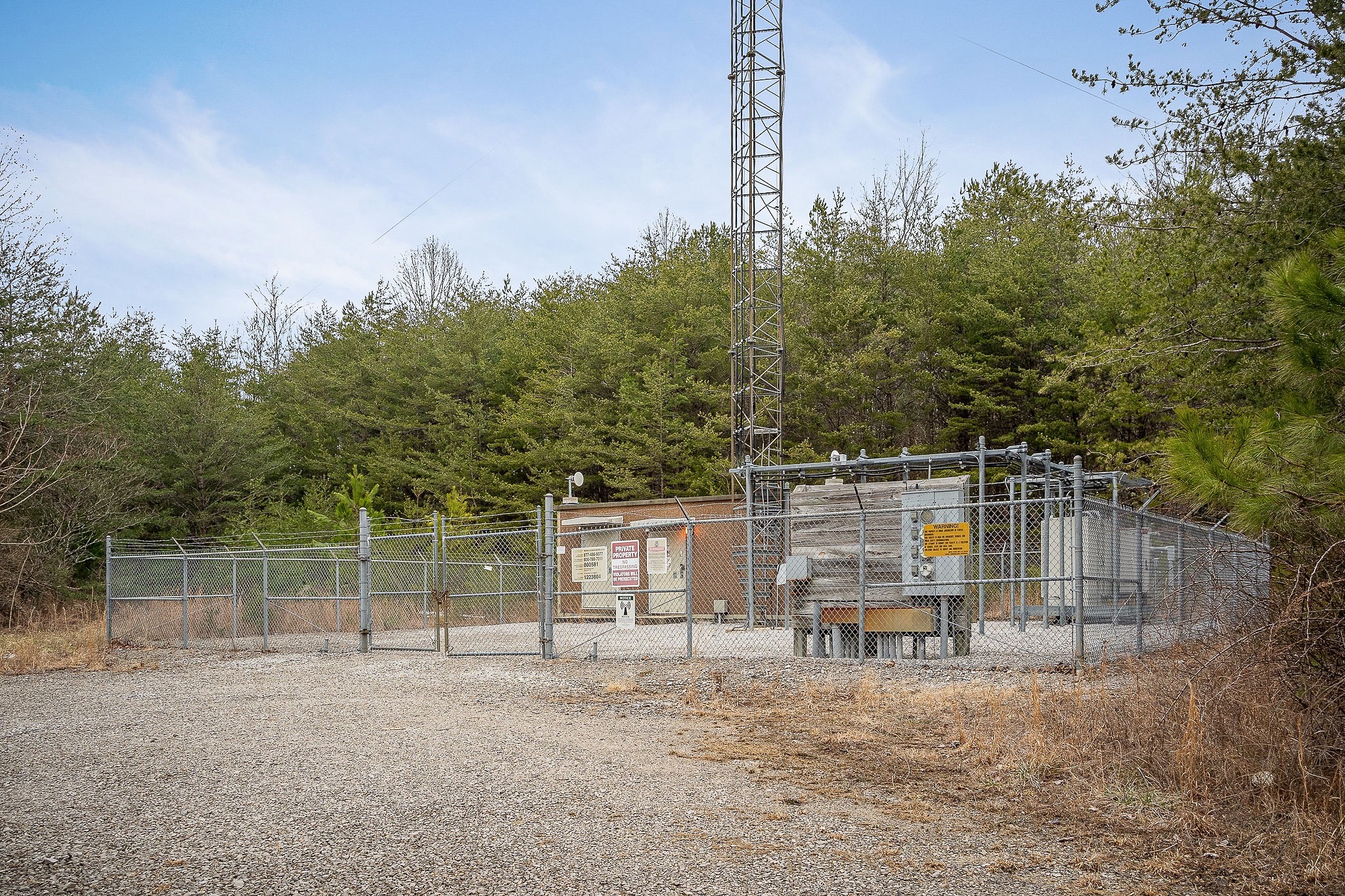 214 Edmonds Road Spencer, TN 38585 - Photo 9 of 39 a backyard of a house with table and chairs