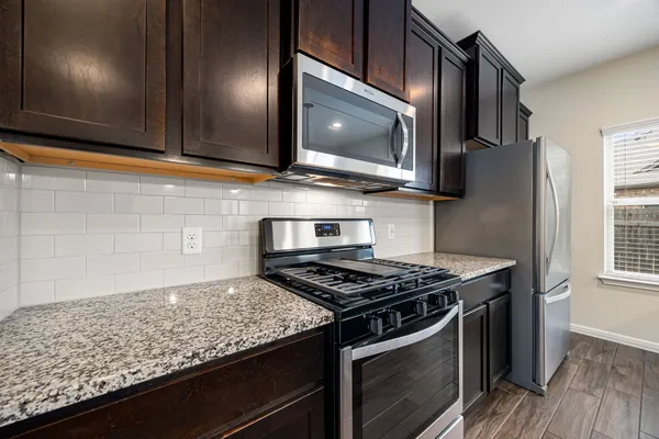 $295,000 | 2304 South Lakeline Boulevard, Unit 542, Cedar Park, TX 78613