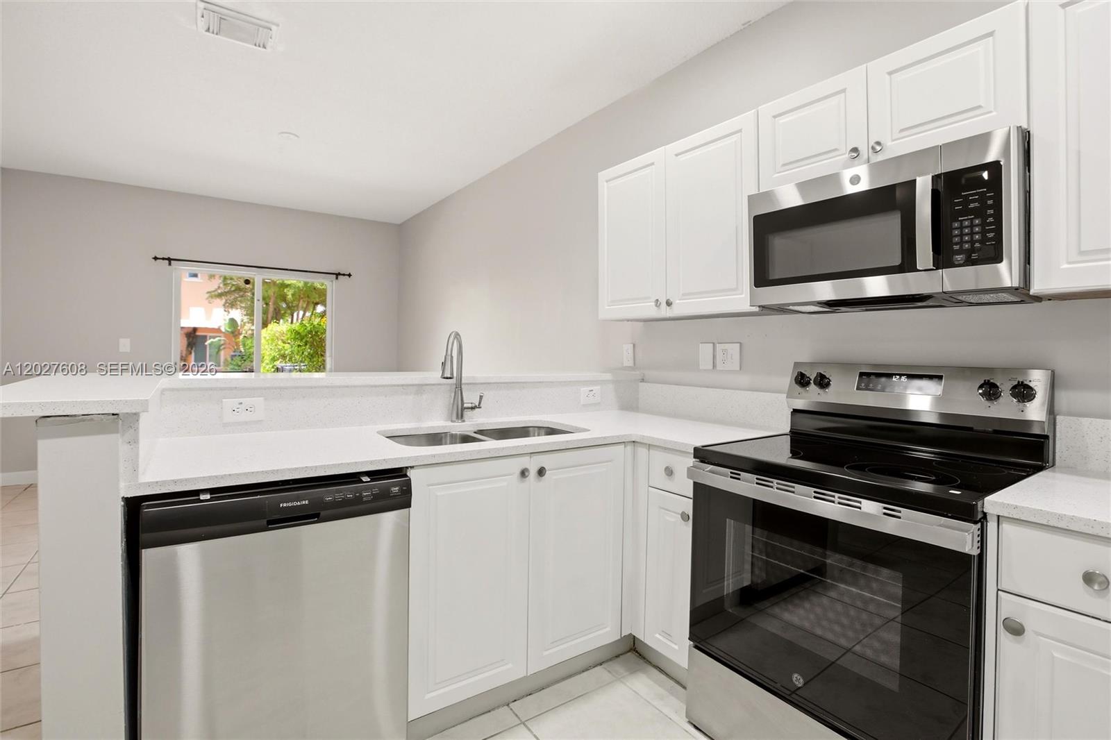 22946 Southwest 112th Place Miami, FL 33170 - Photo 13 of 40