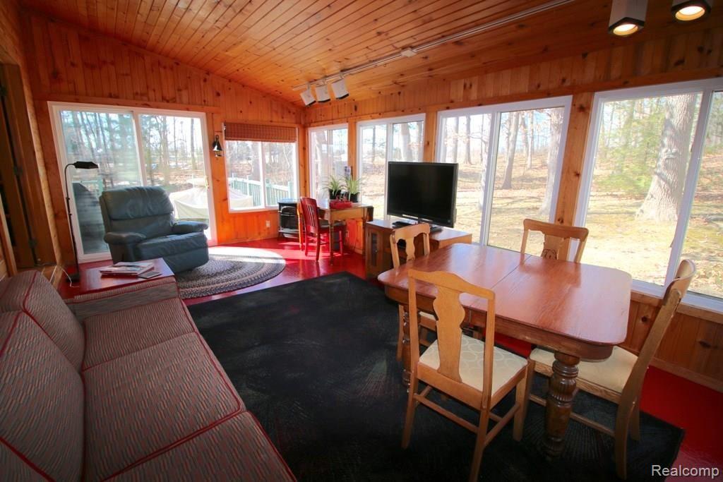 1080 West Highland Road Howell, MI 48843 - Photo 17 of 37 IMG_1046.jpg