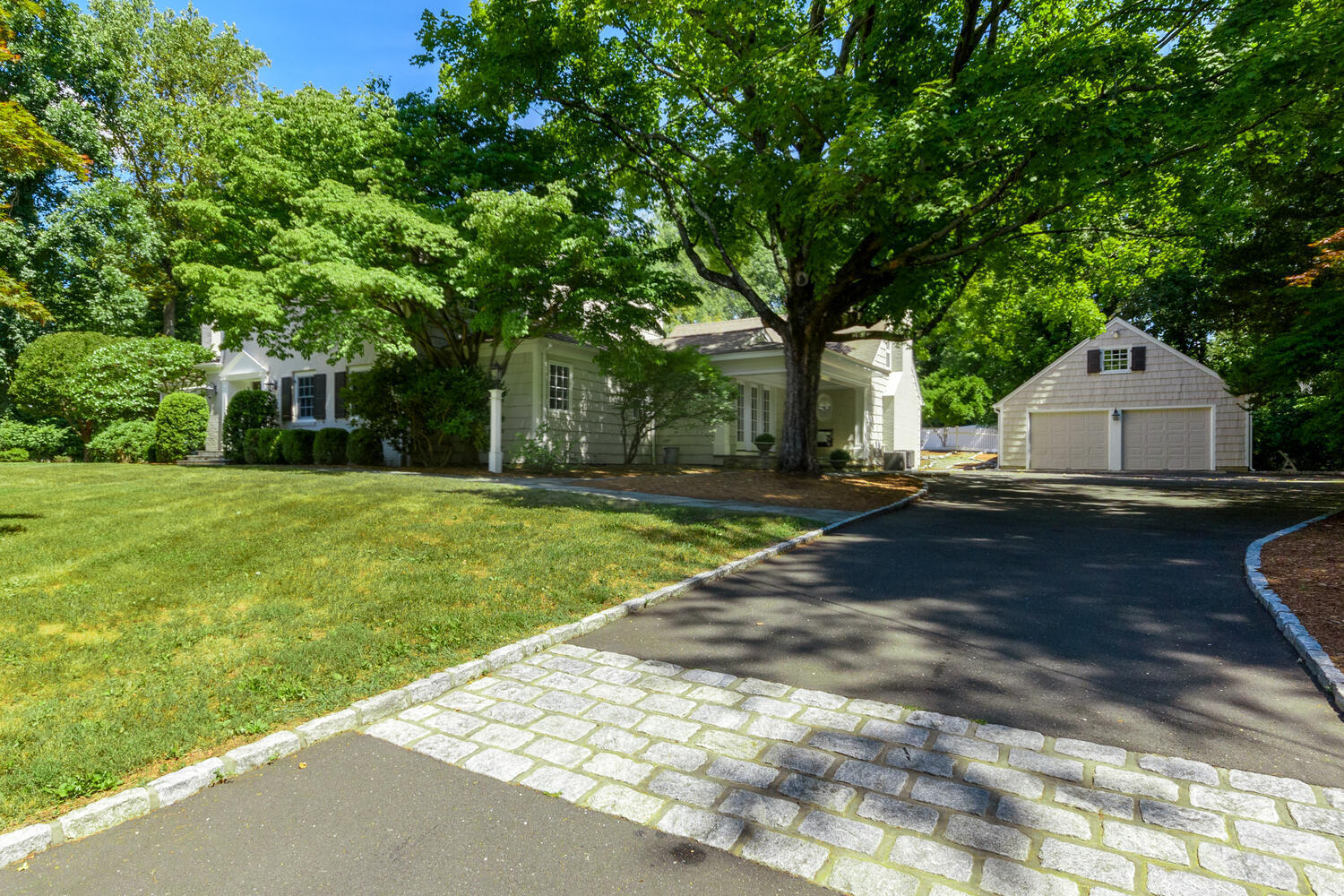 9 Old Parish Road Darien, CT 06820 - Photo 7 of 49 a view of backyard with green space