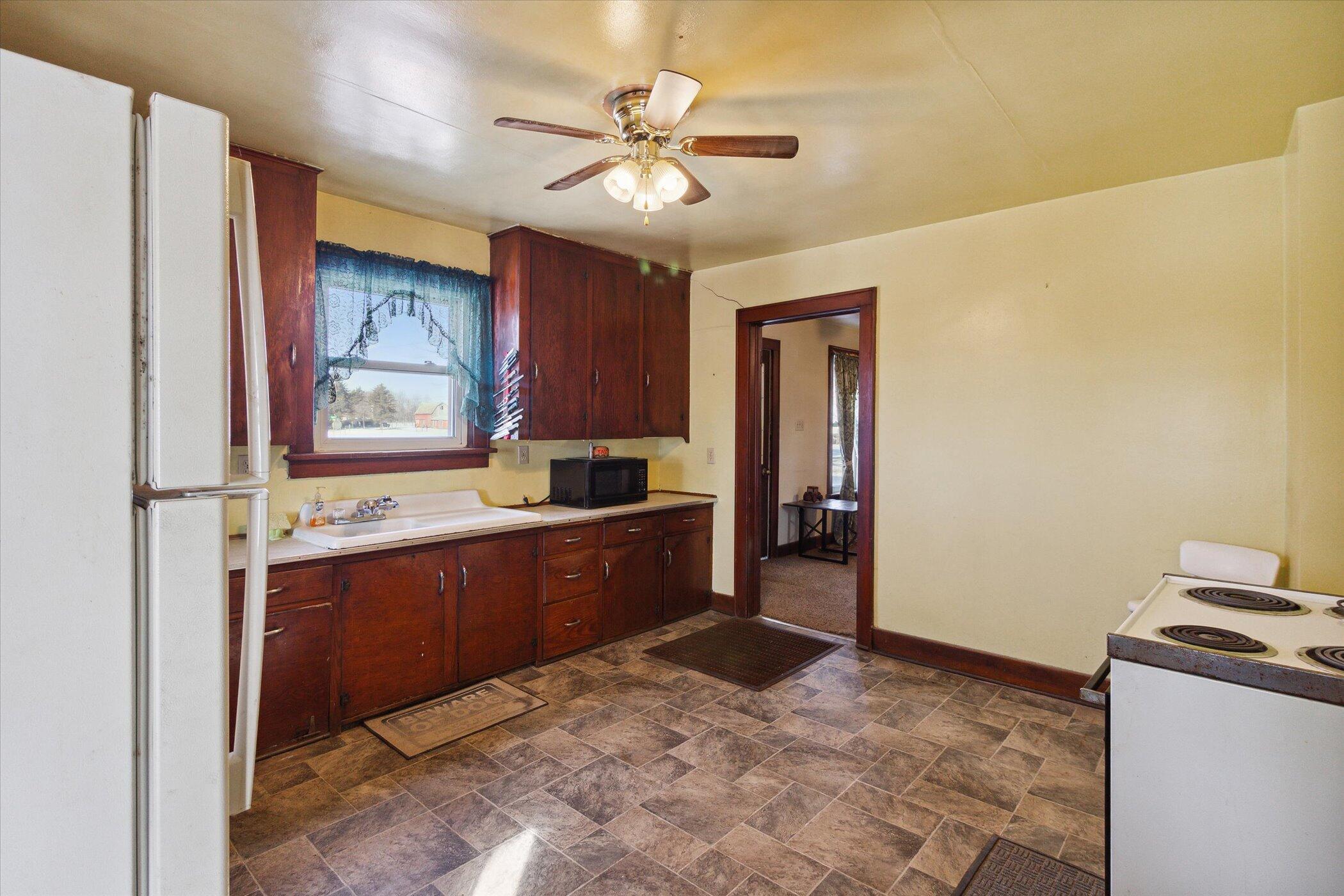 3022 Coral Road Northeast Edmore, MI 48829 - Photo 13 of 45 13-3022-E-Coral-Road-Edmore-MI-48829-Win