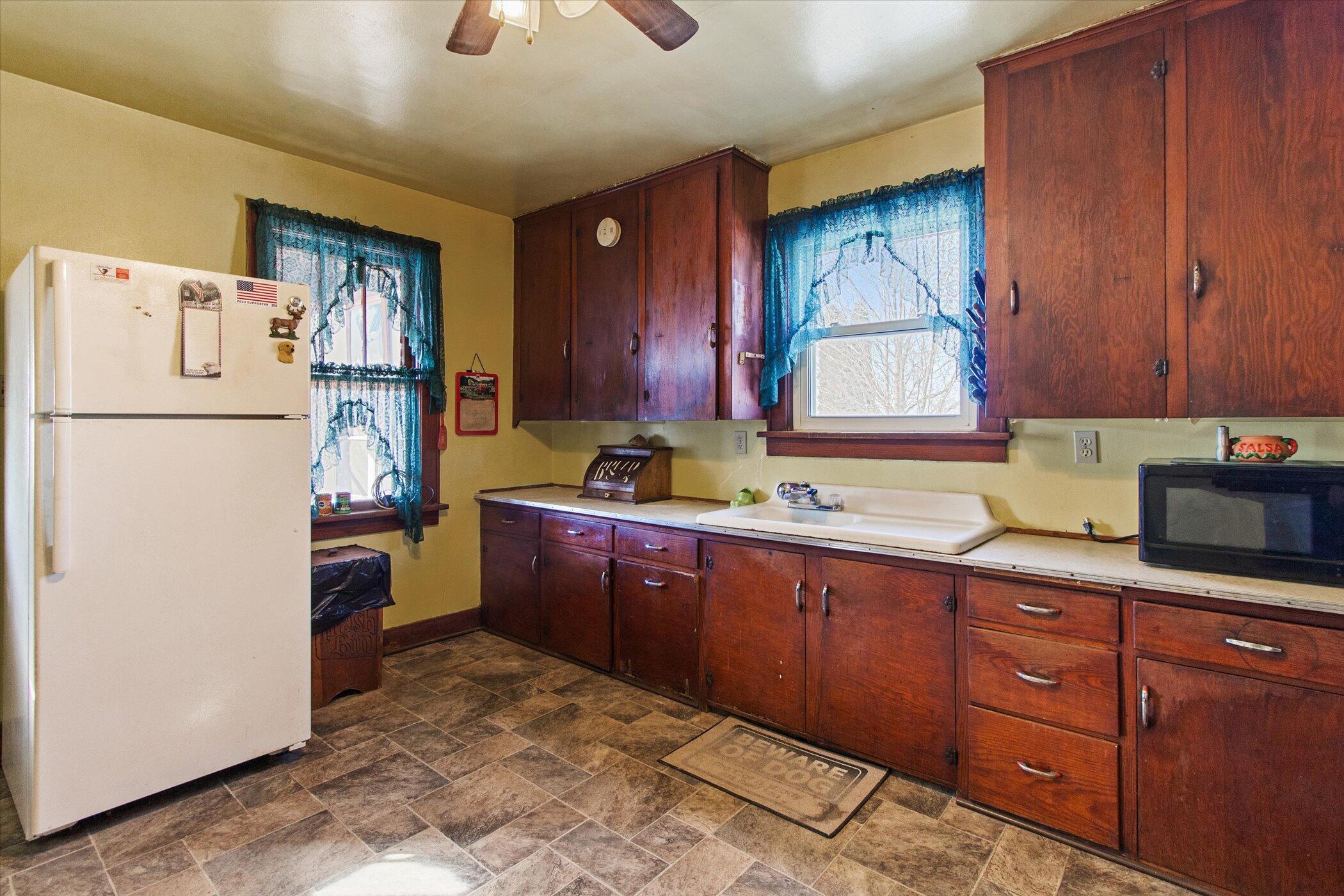 3022 Coral Road Northeast Edmore, MI 48829 - Photo 15 of 45 15-3022-E-Coral-Road-Edmore-MI-48829-Win
