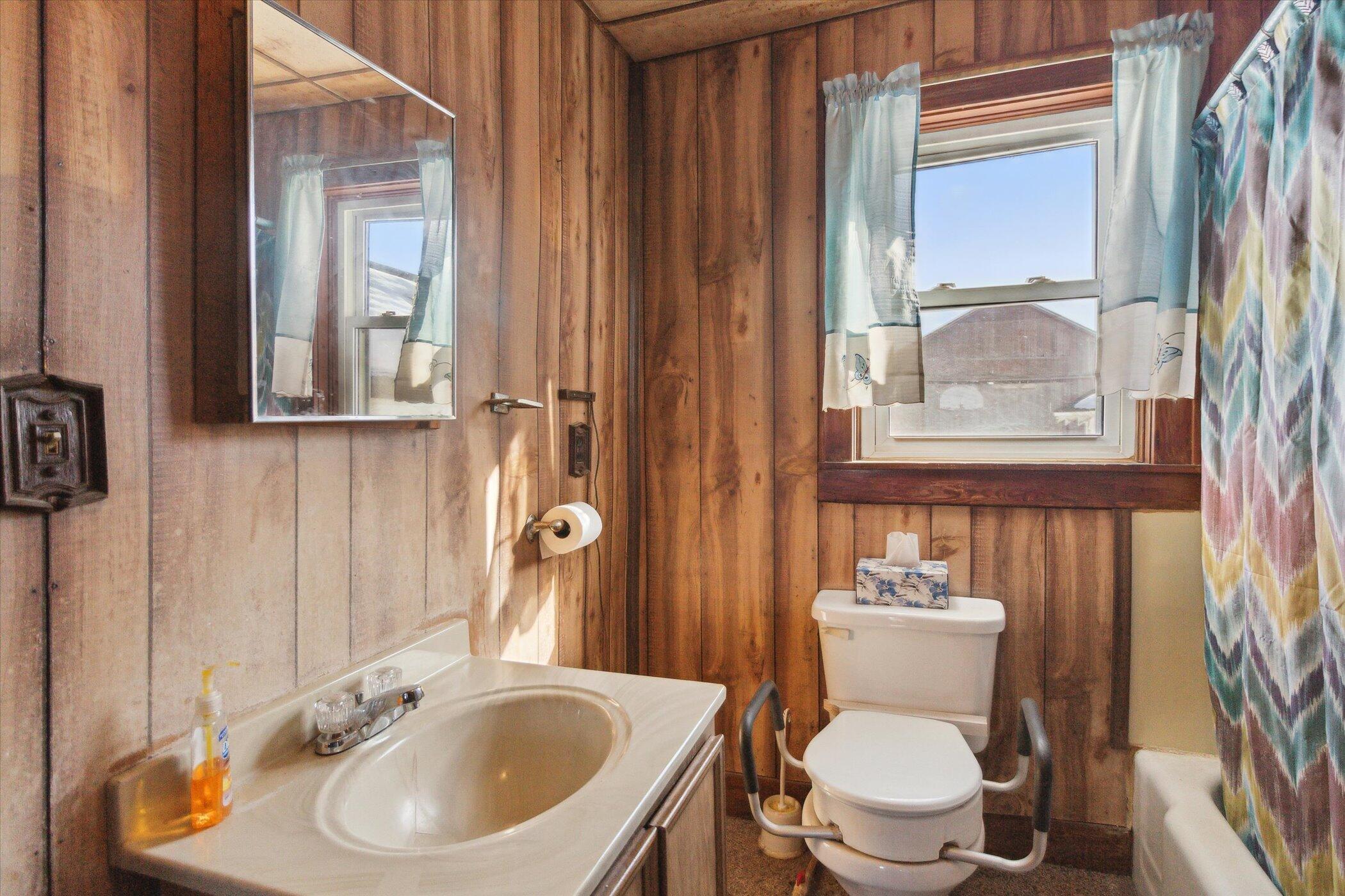 3022 Coral Road Northeast Edmore, MI 48829 - Photo 22 of 45 22-3022-E-Coral-Road-Edmore-MI-48829-Win