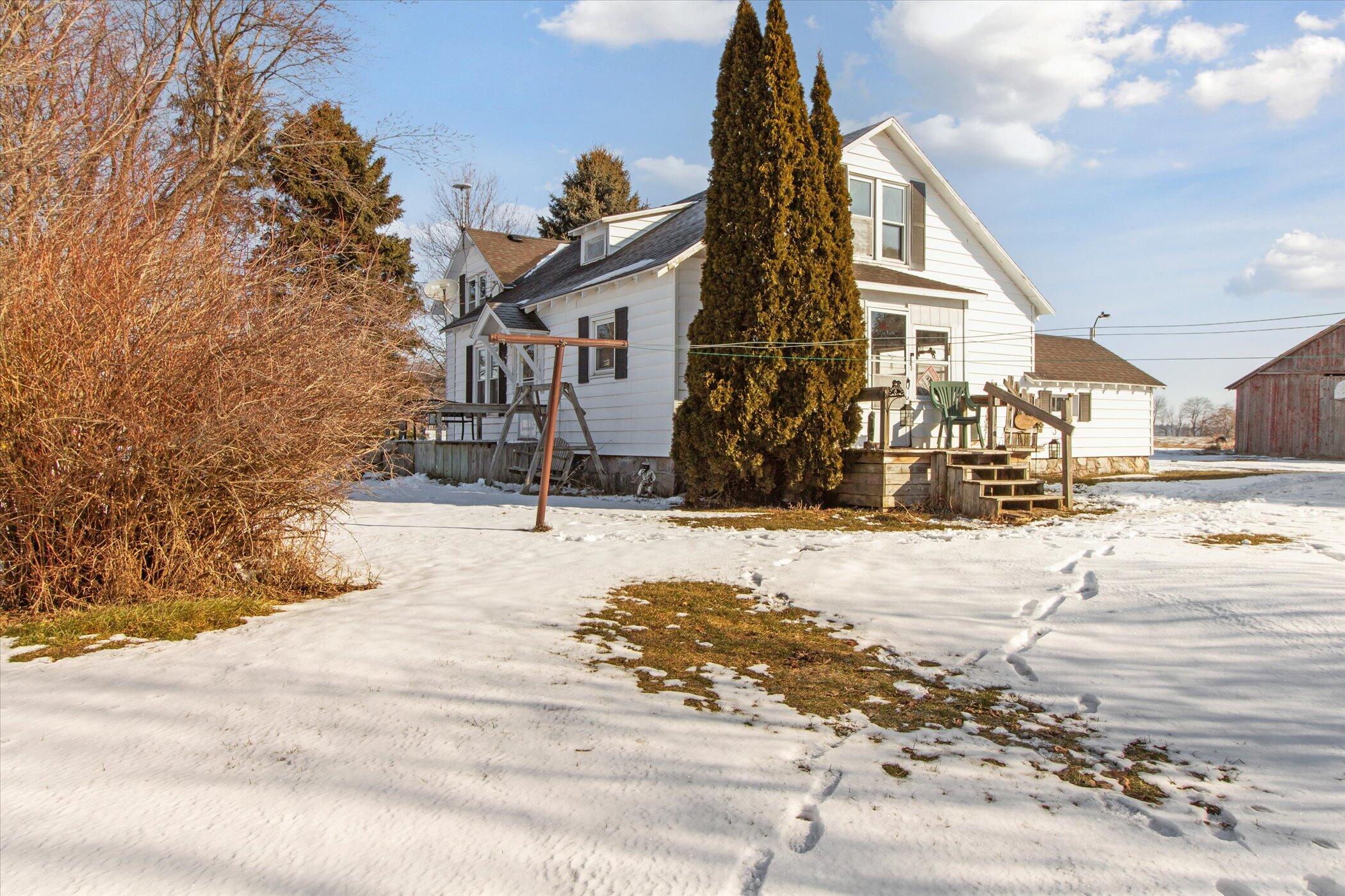 3022 Coral Road Northeast Edmore, MI 48829 - Photo 4 of 45 04-3022-E-Coral-Road-Edmore-MI-48829-Win