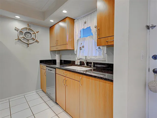 $224,900 | 244 St Augustine Avenue, Unit 204, Venice, FL 34285