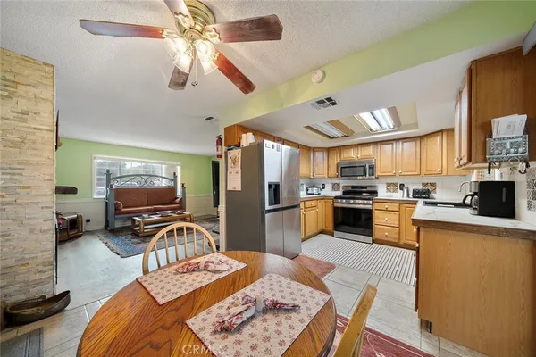 $275,000 | 15967 Wichita Road, Apple Valley, CA 92307