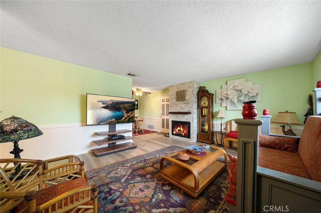 15967 Wichita Road Apple Valley, CA 92307 - Photo 7 of 34