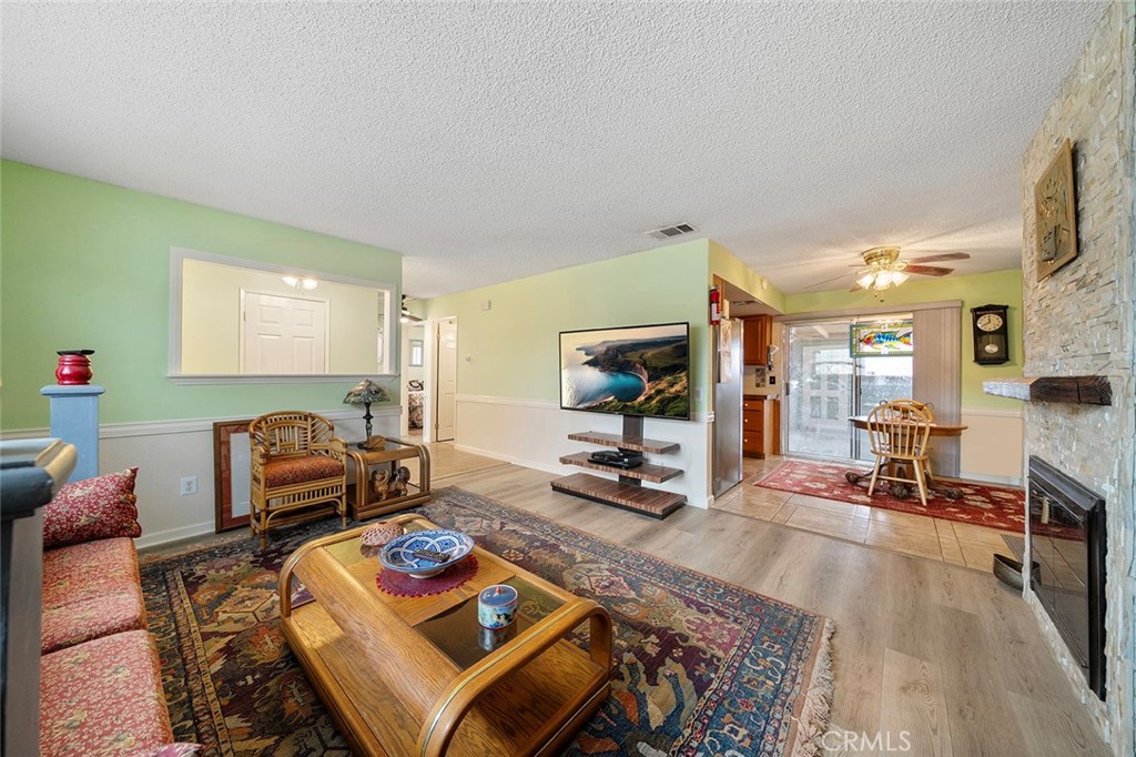 15967 Wichita Road Apple Valley, CA 92307 - Photo 8 of 34