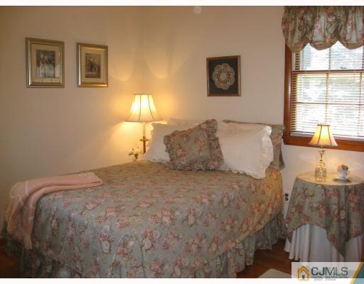 1310 Sioux Road North Brunswick, NJ 08902 - Photo 8 of 10 Gallery Image 8