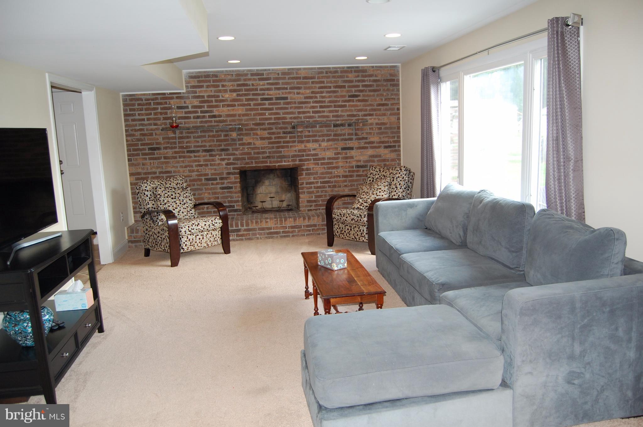5211 Linton Road Sykesville, MD 21784 - Photo 14 of 27 Family Room