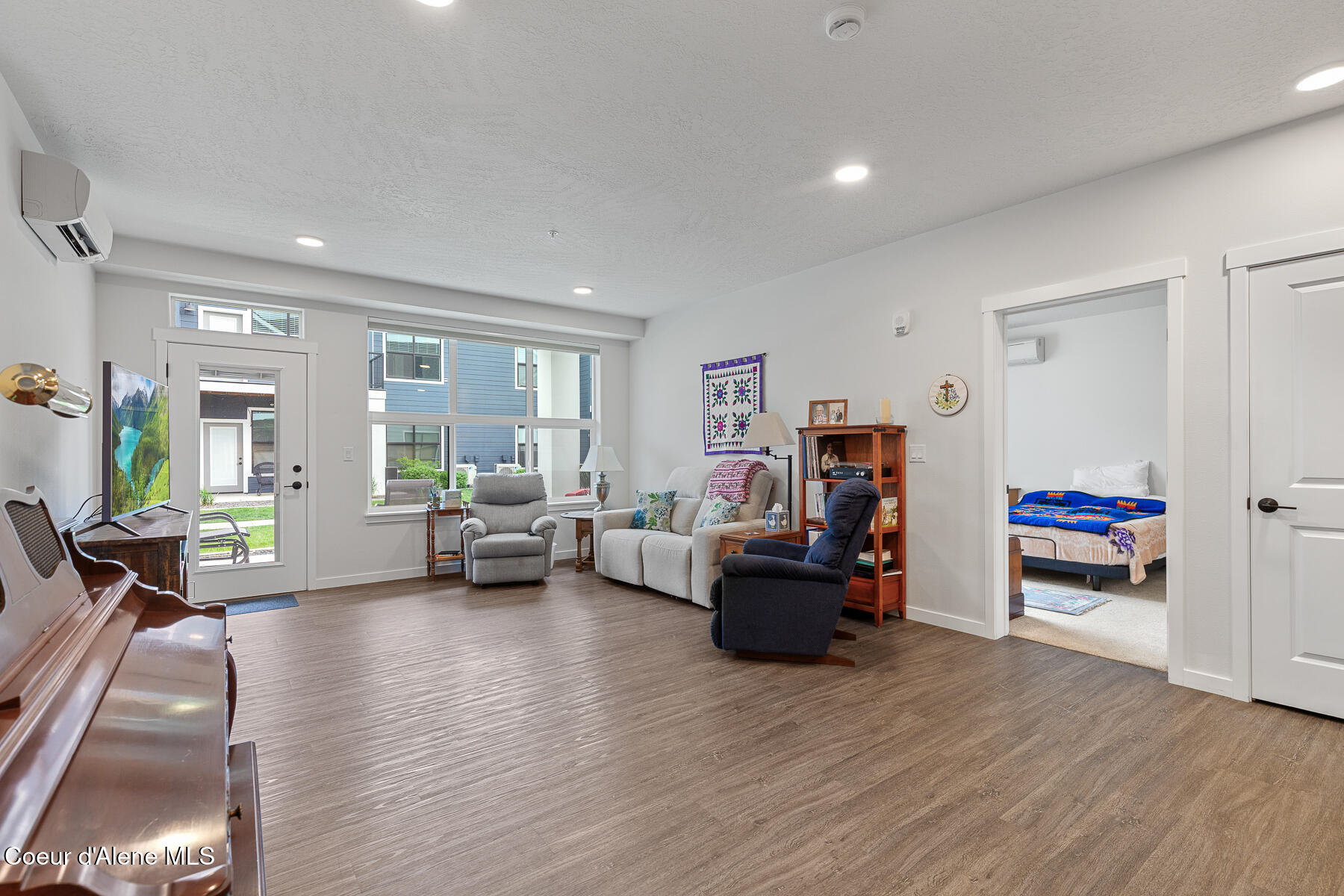 6510 North Atlas Road, Unit 102 Coeur D'Alene, ID 83815 - Photo 4 of 33 Living Room