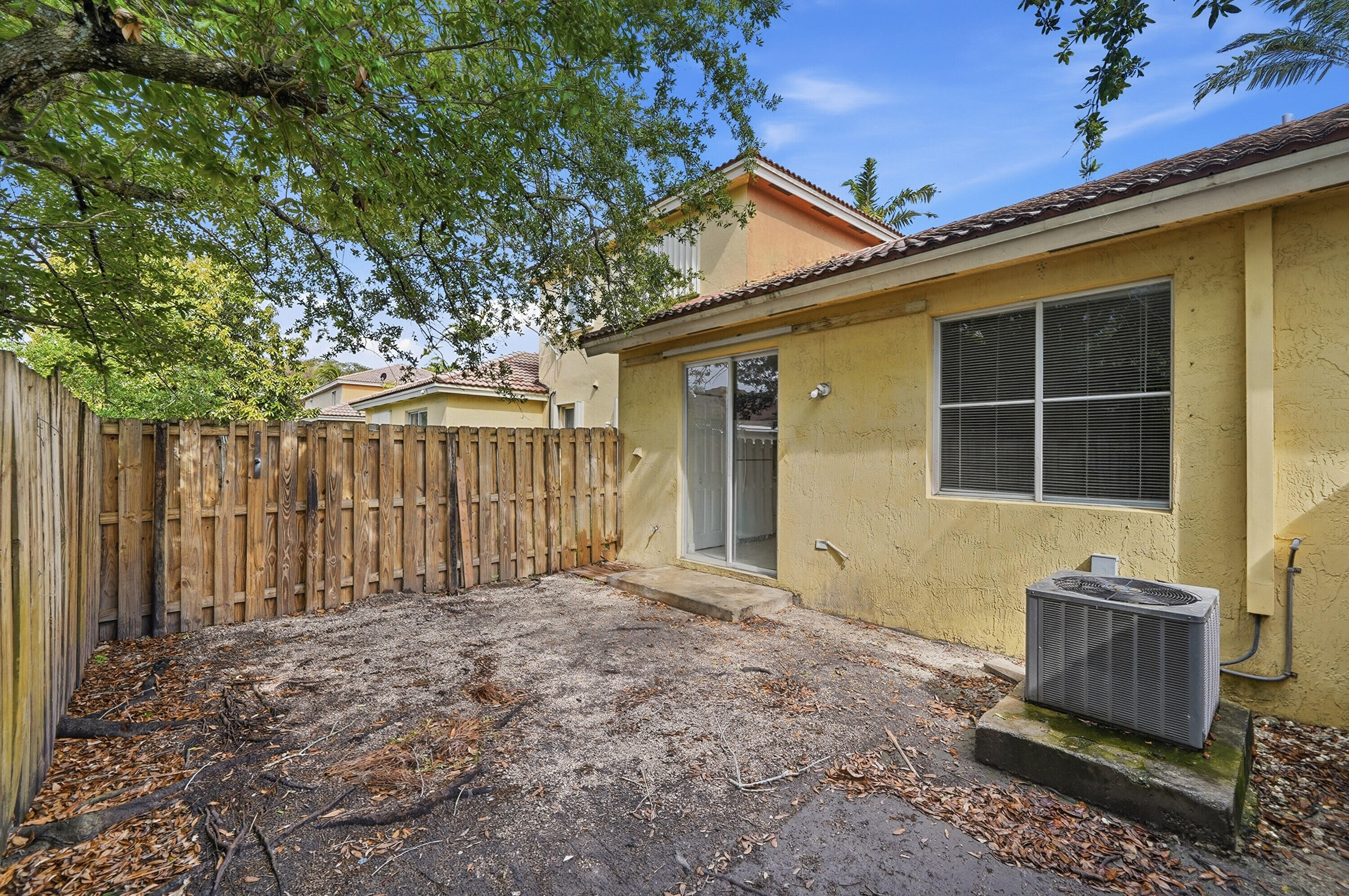 1584 Southwest 2nd Street Homestead, FL 33030 - Photo 24 of 28 a backyard of a house