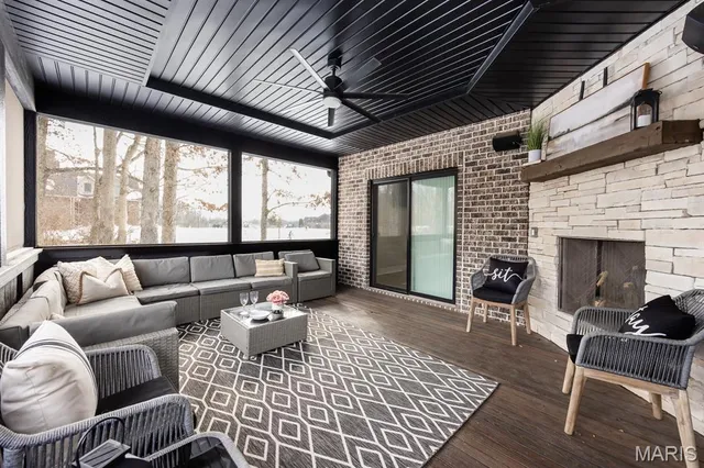 $839,900 | 449 Tyler Drive, Troy, IL 62294