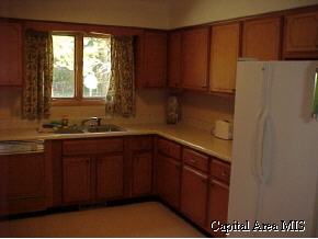 824 North Oxford Road Springfield, IL 62702 - Photo 3 of 8