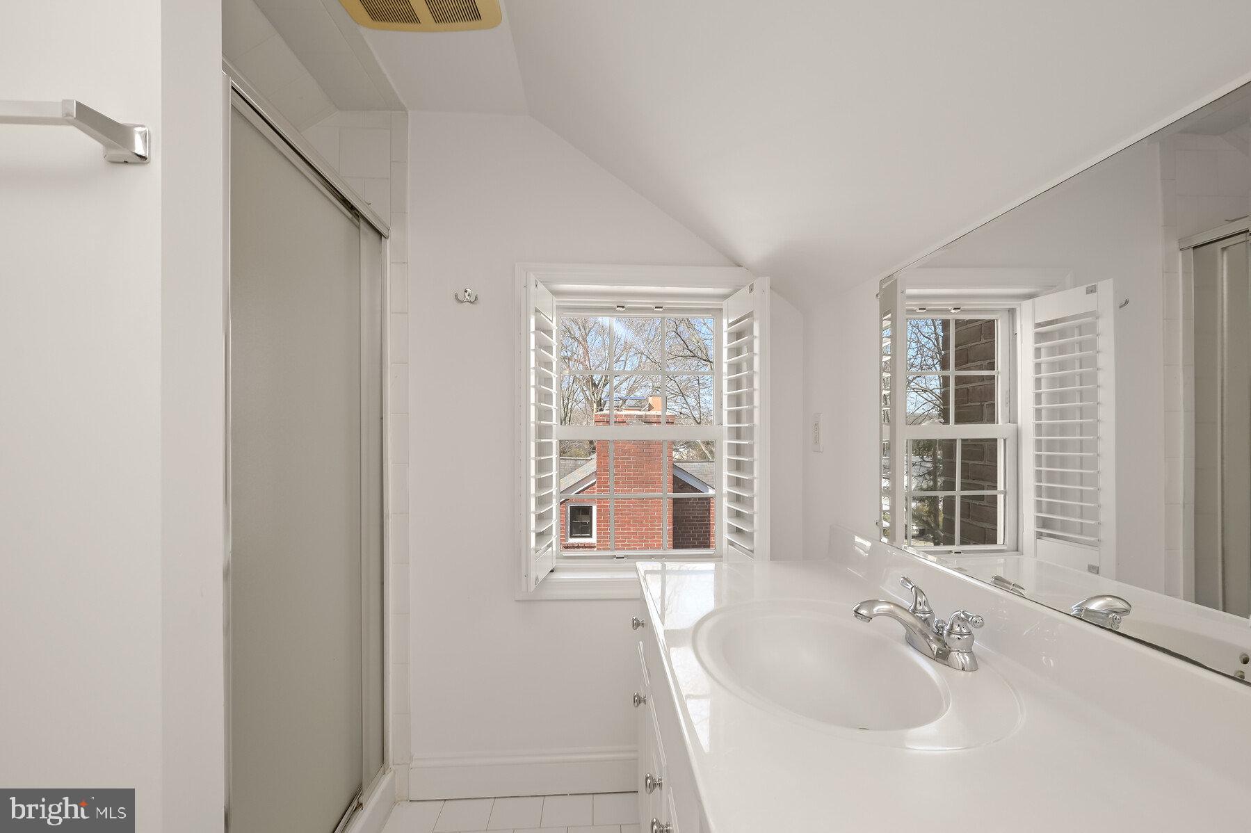 4751 Berkeley Terrace Northwest Washington, DC 20007 - Photo 18 of 27