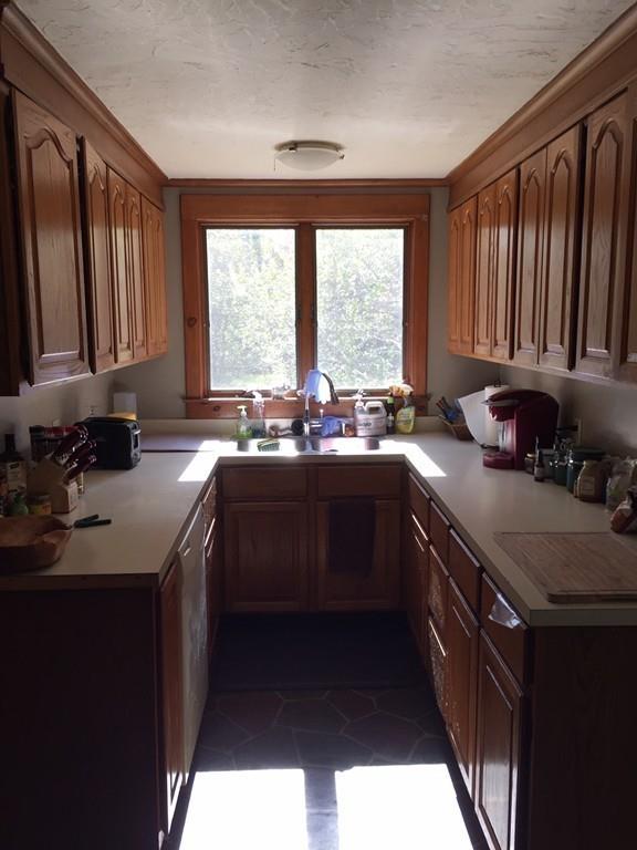 96 Wallace Road Sturbridge, MA 01566 - Photo 8 of 27