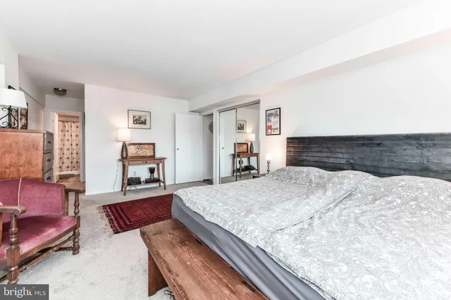 $3,000 | 1300 Army Navy Drive, Unit 817, Arlington, VA 22202