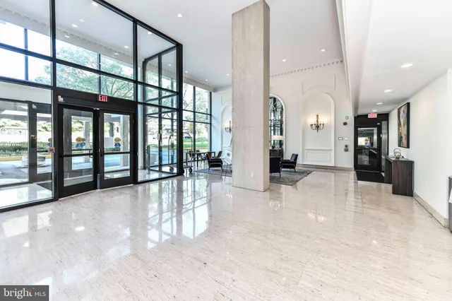 $3,000 | 1300 Army Navy Drive, Unit 817, Arlington, VA 22202