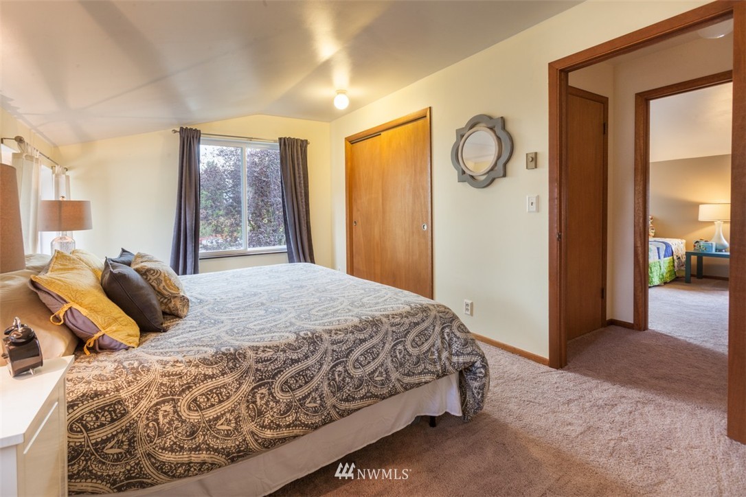 325 North 76th Street Seattle, WA 98103 - Photo 14 of 19 Gallery Image 14