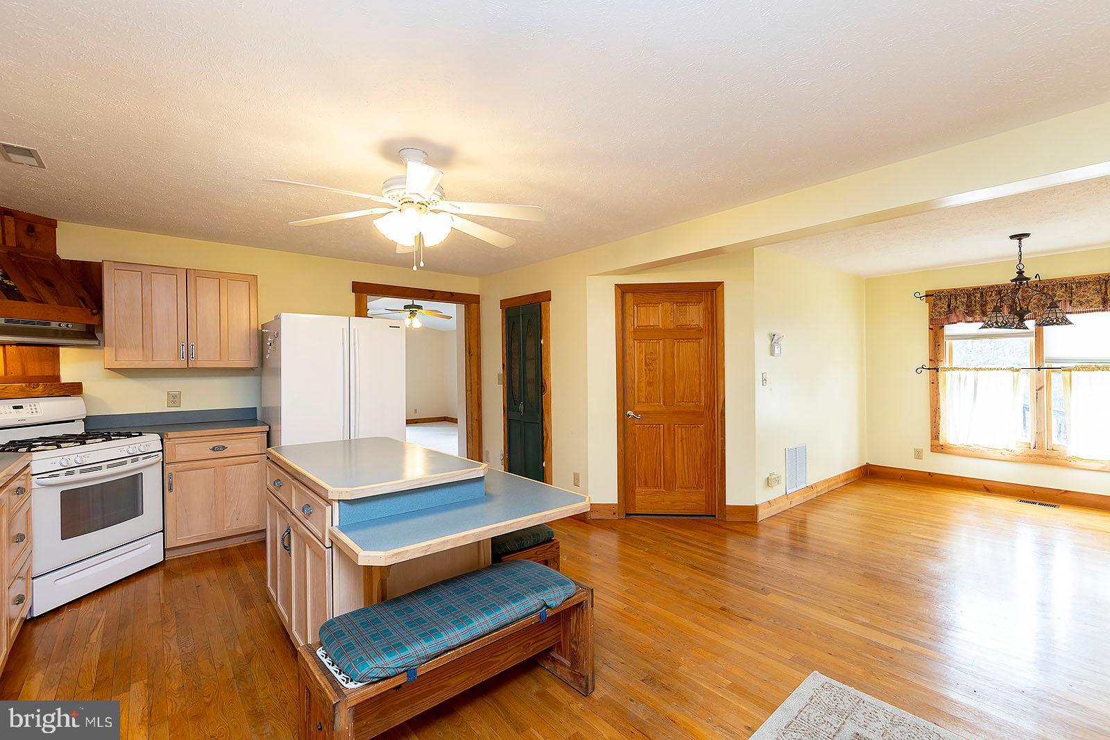 115 Lonesome Flats Road Front Royal, VA 22630 - Photo 6 of 55 Gallery Image 6