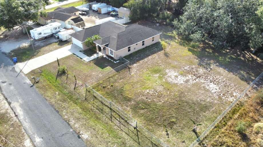 1514 Summer Road Lake Placid, FL 33852 - Photo 5 of 52 dji_fly_20251208_142724_115_176522216135