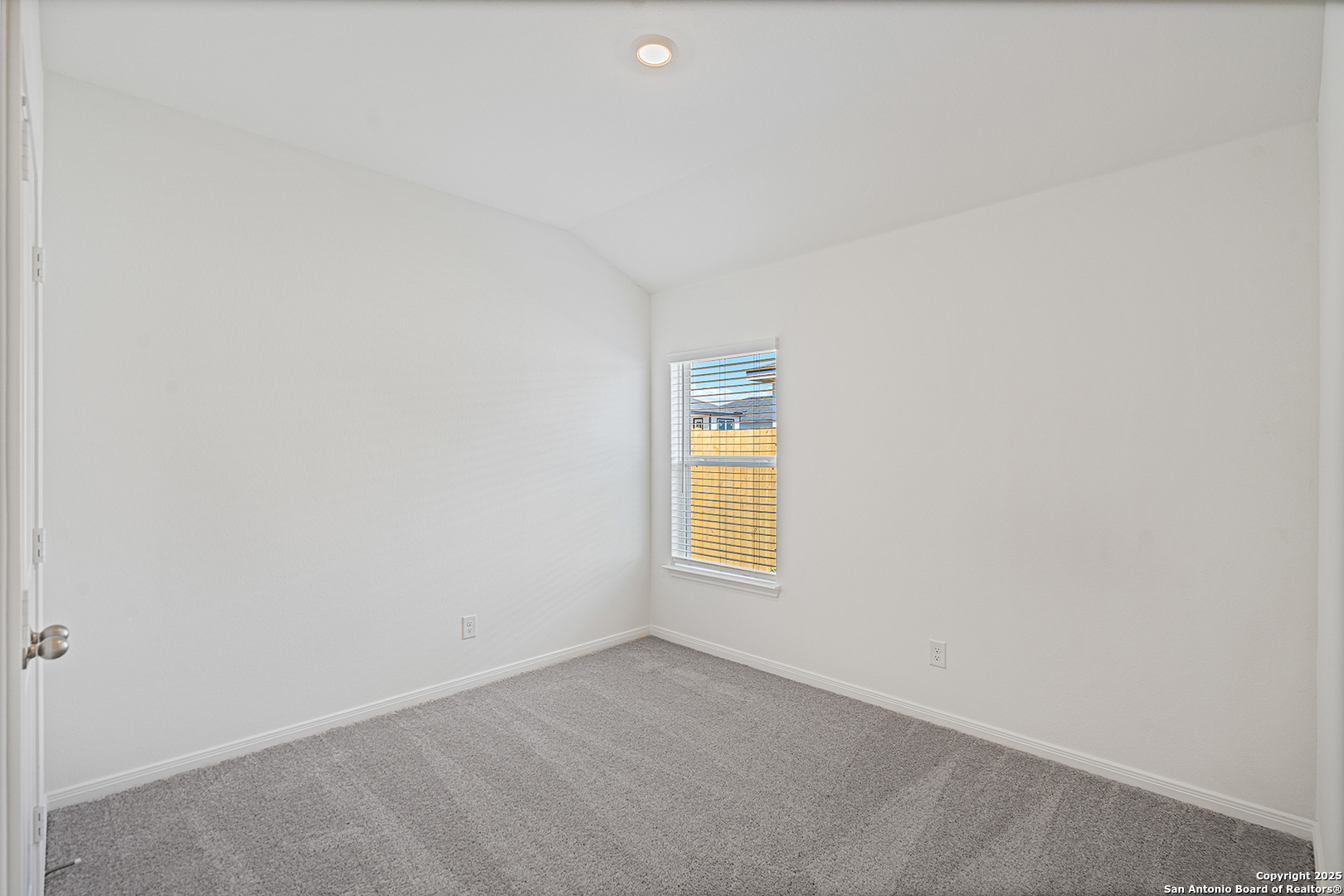 16012 Stratford Cove Lytle, TX 78052 - Photo 14 of 28