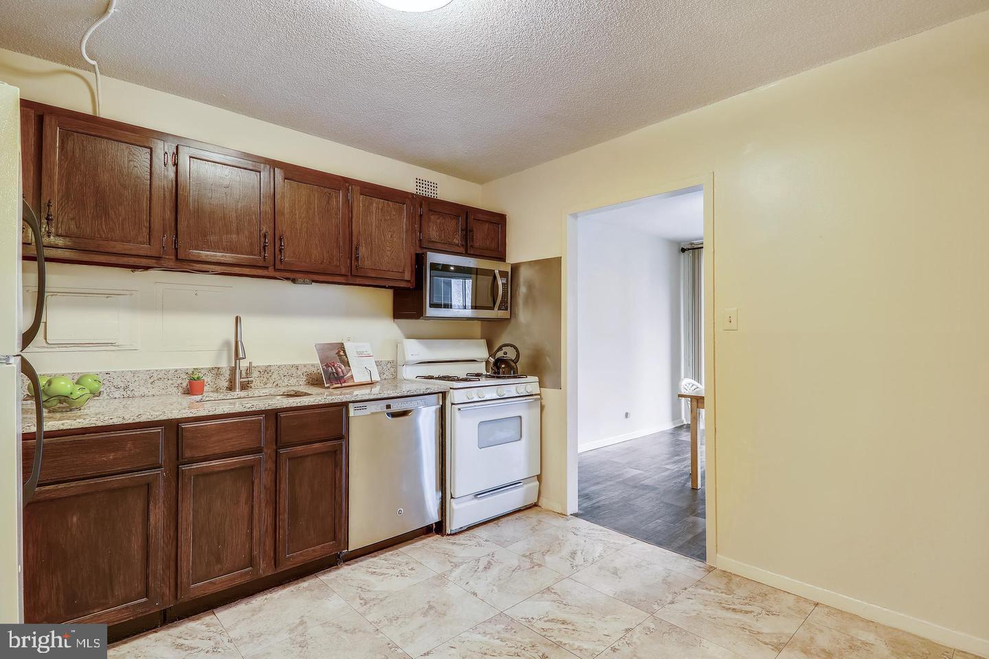 1836 Metzerott Road, Unit T21 Adelphi, MD 20783 - Photo 13 of 32 Kitchen