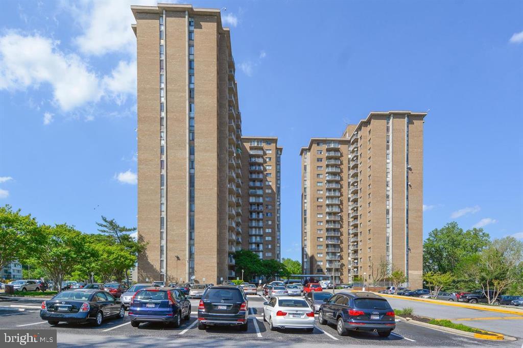 1836 Metzerott Road, Unit T21 Adelphi, MD 20783 - Photo 3 of 32 Presidential Towers Front Elevation