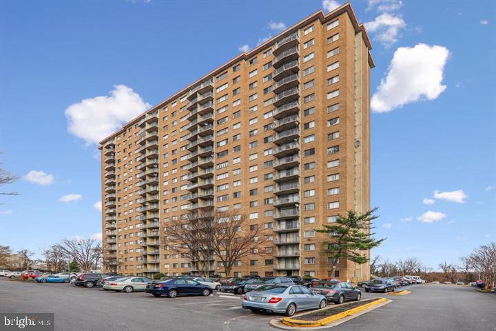 1836 Metzerott Road, Unit T21 Adelphi, MD 20783 - Photo 5 of 32 Presidential Towers Side Elevation