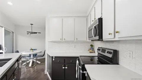 $850,000 | 8490 Via Sonoma, Unit 10, La Jolla, CA 92037